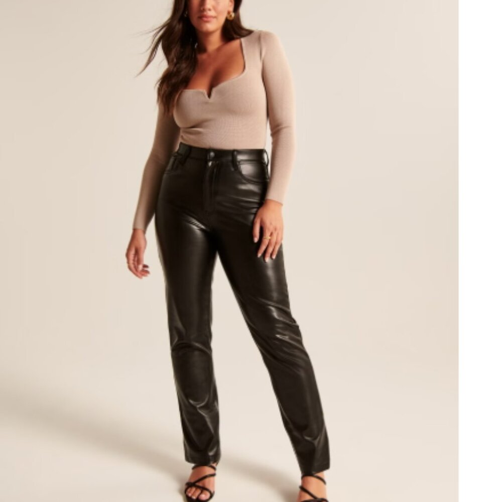 NWT Abercrombie Curve Love Vegan Leather 90s Straight Ultra High Rise